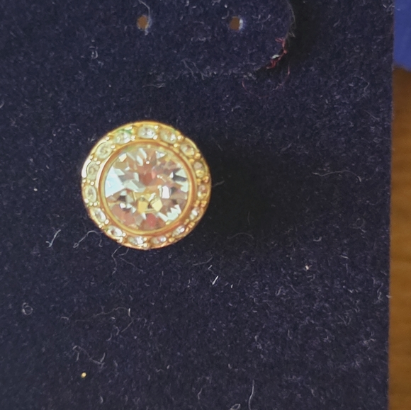 *NEW* Swarovski Angelic Round Stud Earrings - Picture 3 of 5